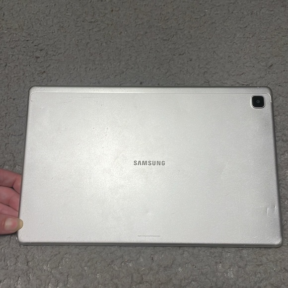 [SOLD]Make best offer! White Samsung galaxy tab a7 10.4”! - Picture 6 of 6